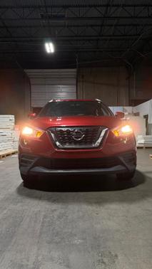 Red 2019 Nissan Kicks SV