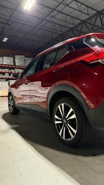 Red 2019 Nissan Kicks SV