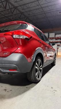 Red 2019 Nissan Kicks SV