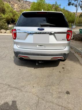 Silver 2016 Ford Explorer XLT