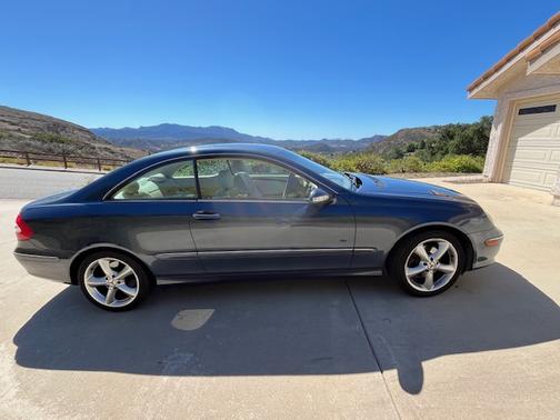 2005 Mercedes-Benz CLK-Class 320