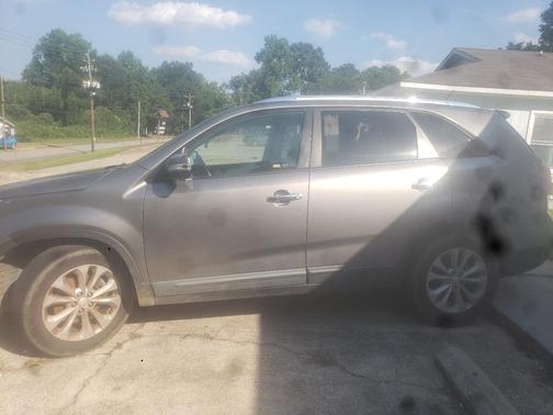 Gray 2014 Kia Sorento EX