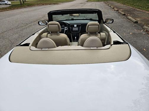 White 2013 Chrysler 200 Touring