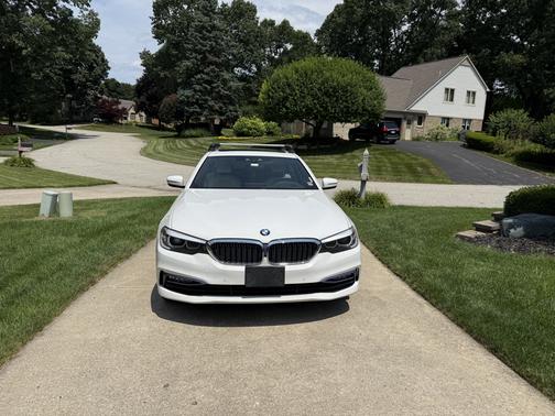 White 2018 BMW 530e xDrive iPerformance