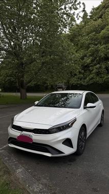 White 2023 Kia Forte LXS