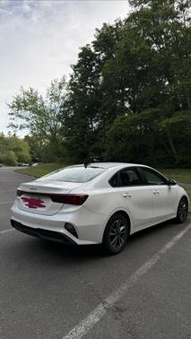 White 2023 Kia Forte LXS