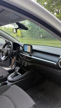 White 2023 Kia Forte LXS