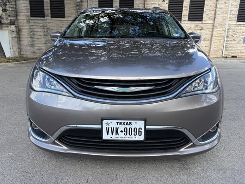 2018 Chrysler Pacifica Hybrid Touring L