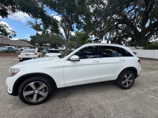 White 2016 Mercedes-Benz GLC 300 Base