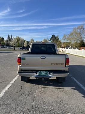 Gold 2000 Mazda B3000 Troy Lee Cab Plus 4
