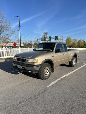 Gold 2000 Mazda B3000 Troy Lee Cab Plus 4