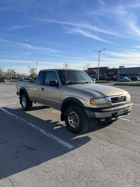 Gold 2000 Mazda B3000 Troy Lee Cab Plus 4