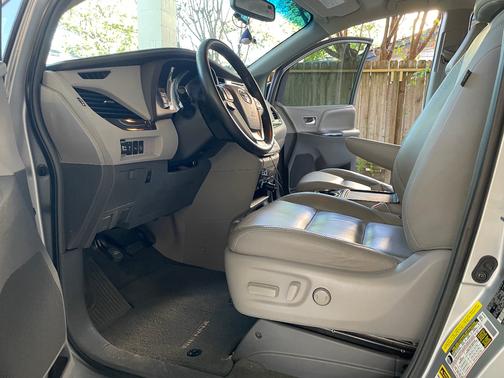 2015 Toyota Sienna XLE