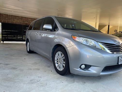 2015 Toyota Sienna XLE