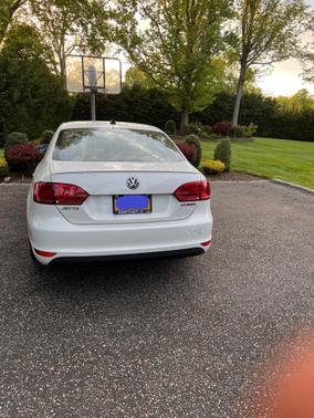 Photo 2 of 7 of 2013 Volkswagen Jetta Hybrid SEL