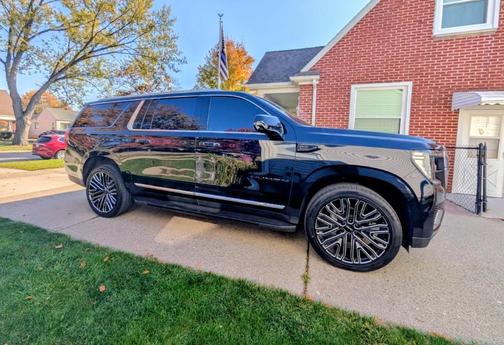 Blue 2023 GMC Yukon XL SLT