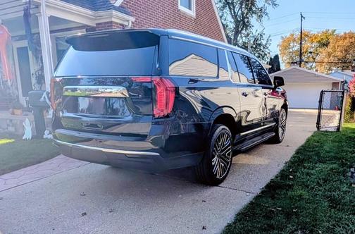 Blue 2023 GMC Yukon XL SLT
