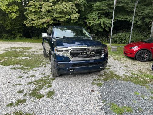 Photo 2 of 19 of 2020 RAM 1500 Limited