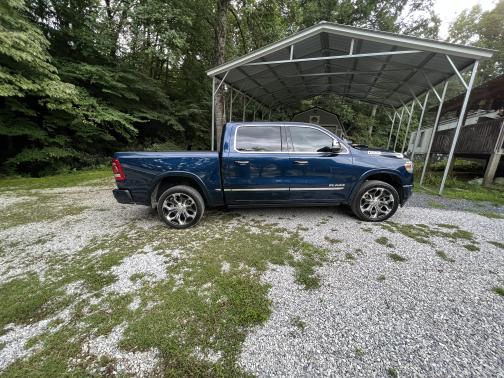Photo 3 of 19 of 2020 RAM 1500 Limited