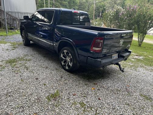Photo 5 of 19 of 2020 RAM 1500 Limited