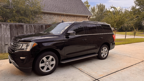Black 2018 Ford Expedition XLT