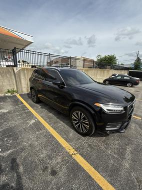 Black 2020 Volvo XC90 T6 Momentum