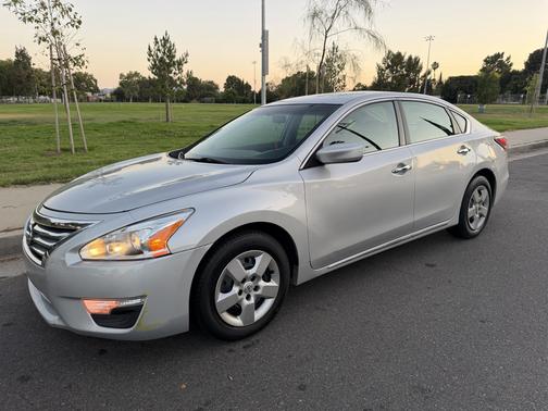 Silver 2015 Nissan Altima 2.5 S