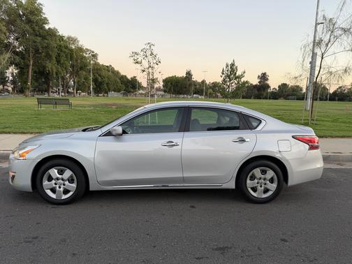 Silver 2015 Nissan Altima 2.5 S