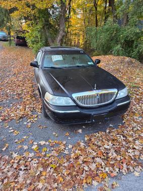 Black 2006 Lincoln Town Car Signature