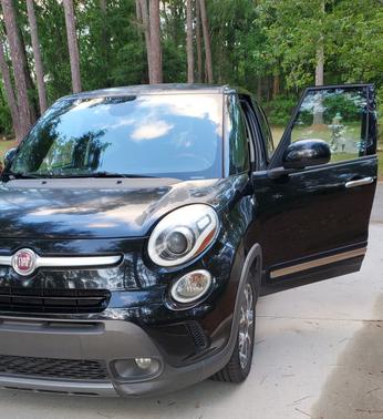 Black 2014 FIAT 500L Trekking
