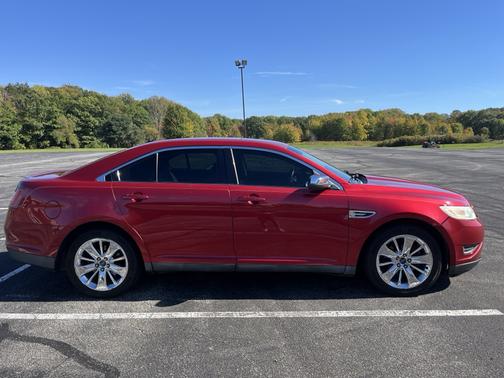 2010 Ford Taurus Limited