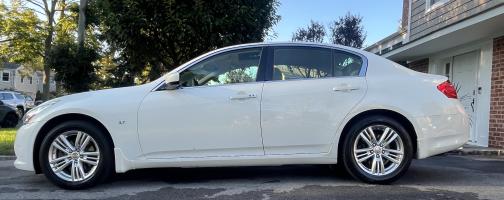 2015 INFINITI Q40 Base