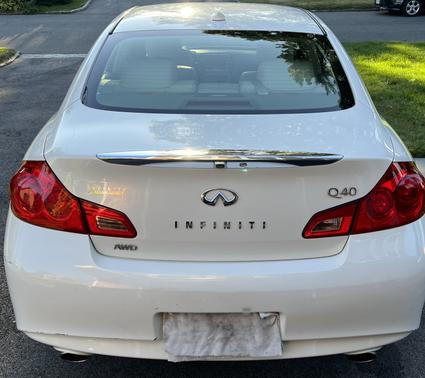 2015 INFINITI Q40 Base