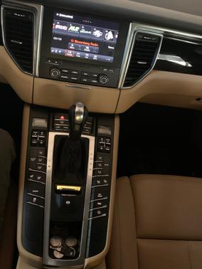 2017 Porsche Macan Macan