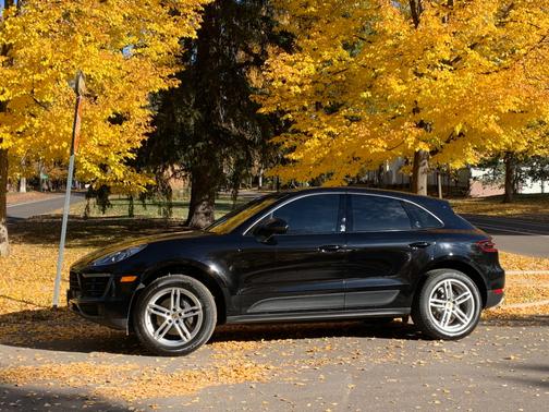 2017 Porsche Macan Macan