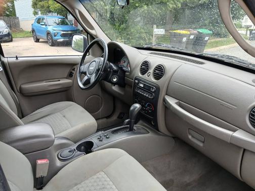 Red 2006 Jeep Liberty Sport