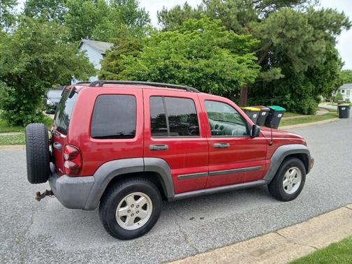 Red 2006 Jeep Liberty Sport
