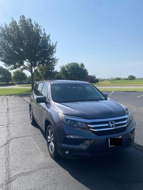 Gray 2017 Honda Pilot EX-L