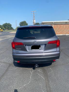Gray 2017 Honda Pilot EX-L