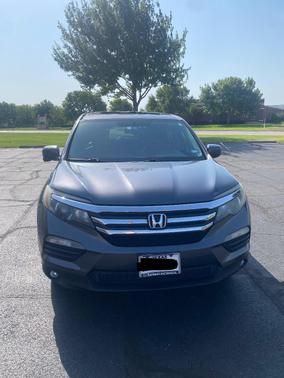 Gray 2017 Honda Pilot EX-L