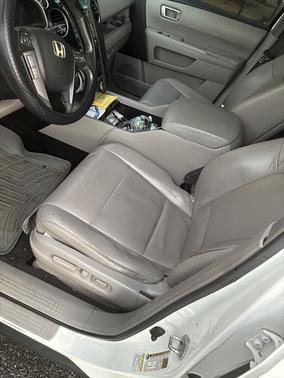 White 2009 Honda Pilot Touring