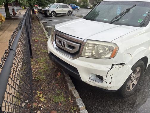 White 2009 Honda Pilot Touring