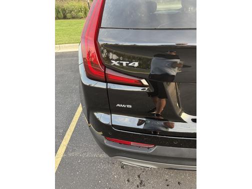 2022 Cadillac XT4 Premium Luxury