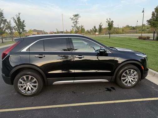 2022 Cadillac XT4 Premium Luxury