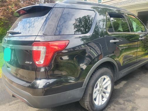 Black 2017 Ford Explorer Base