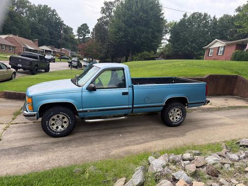 Blue 1995 Chevrolet 2500 Cheyenne