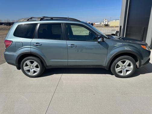 Blue 2010 Subaru Forester 2.5 X Limited