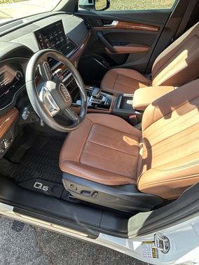 2022 Audi Q5 45 S line Premium Plus