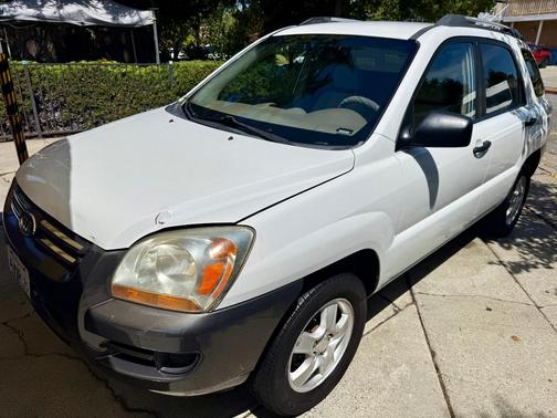 White 2007 Kia Sportage LX