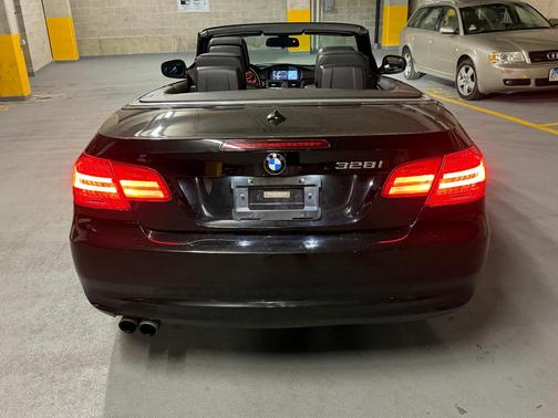 Black 2011 BMW 328 i